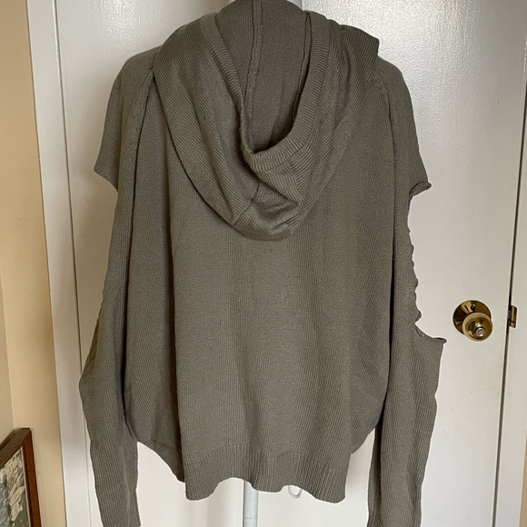 LF x Lola distress gray green sweatshirt/ hoodie NWOT - Picture 5 of 11